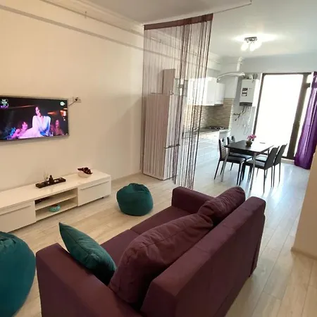 Solid Apartment Mamaia