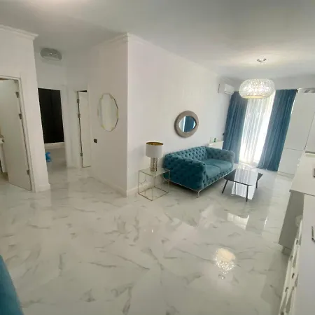 Solid Apartment Mamaia