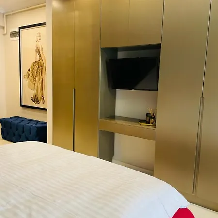 Solid Apartment *