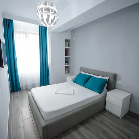Solid Mamaia