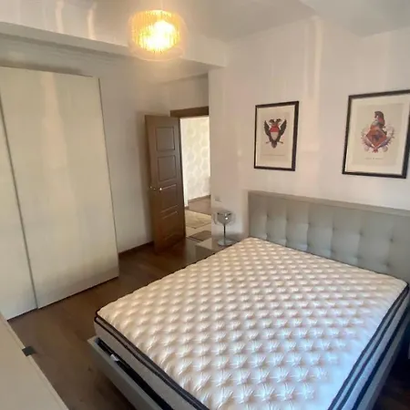 Apartment Solid *